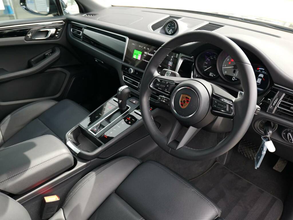 Porsche Macan S Black #5