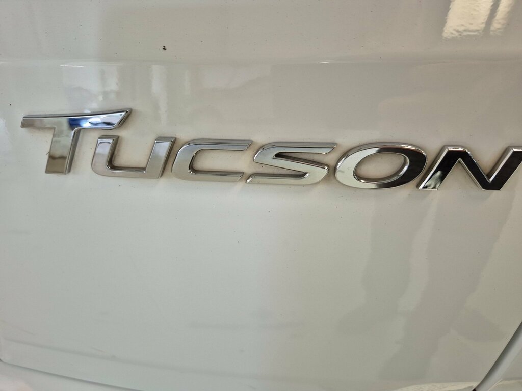Hyundai Tucson 1.7 Crdi Blue Drive Se Nav Suv E White #6