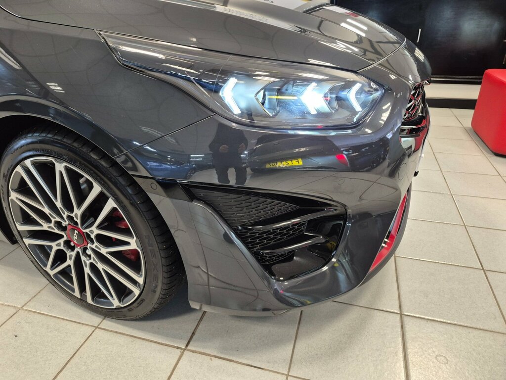 Kia Proceed  White #11