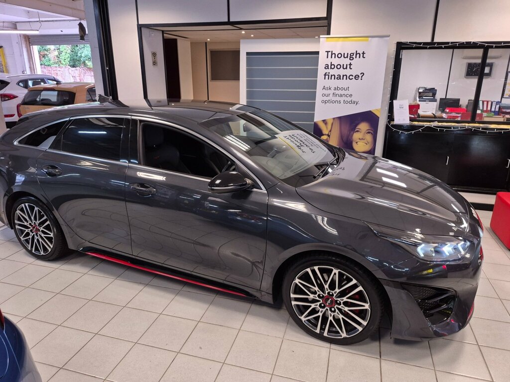 Kia Proceed  White #10