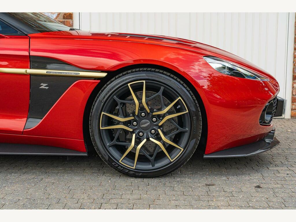 Aston Martin Vanquish S Green #29