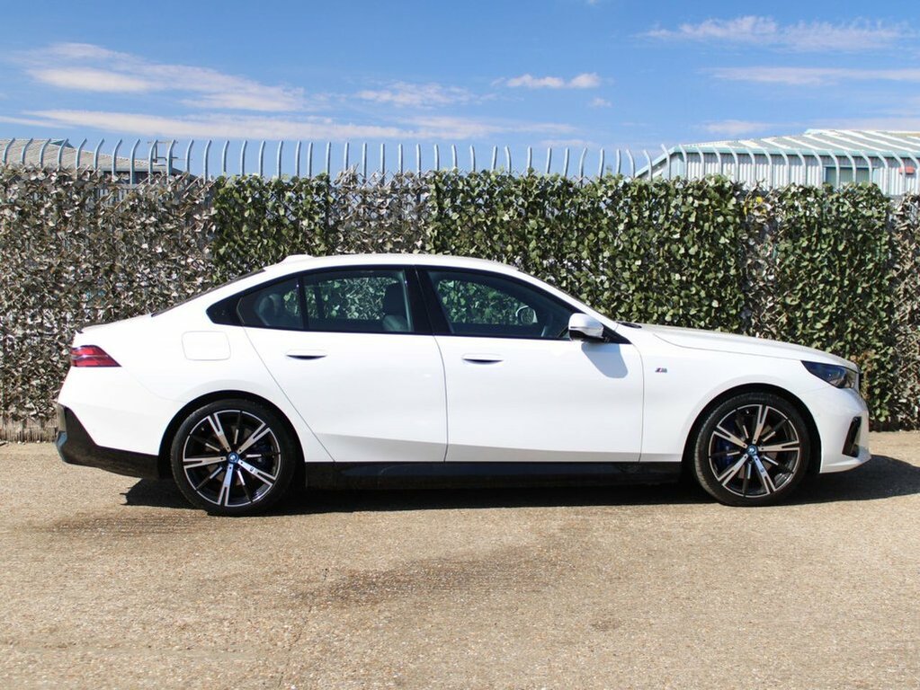 BMW i5 Saloon White #5