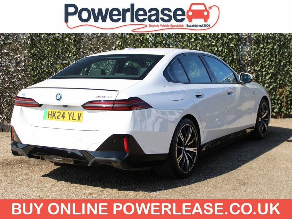 BMW i5 Saloon White #4
