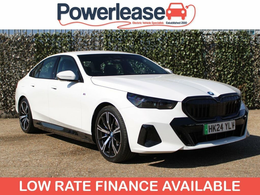 BMW i5 Saloon White #2