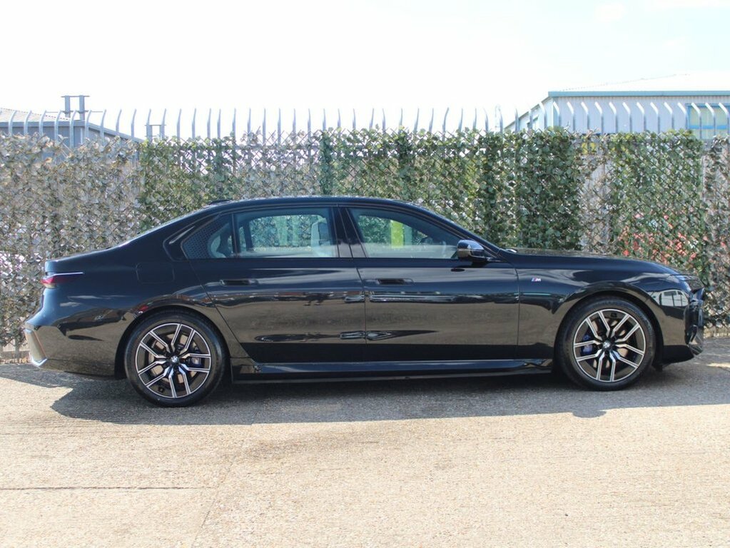 BMW i7 Saloon RJ24GCY Black #5