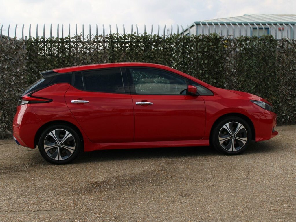 Nissan Leaf Hatchback WR70KMK Red #4