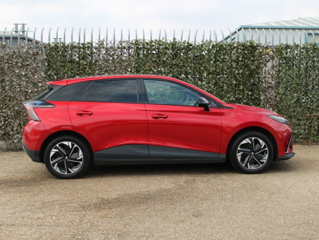 MG MG4 Hatchback FG72MEV Red #5