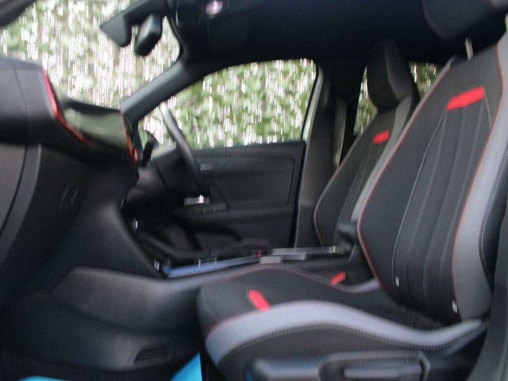 Vauxhall Mokka-e Ultimate White #9