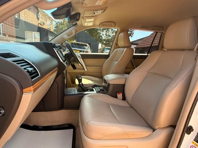 Toyota Land Cruiser Active D-4d Red #10