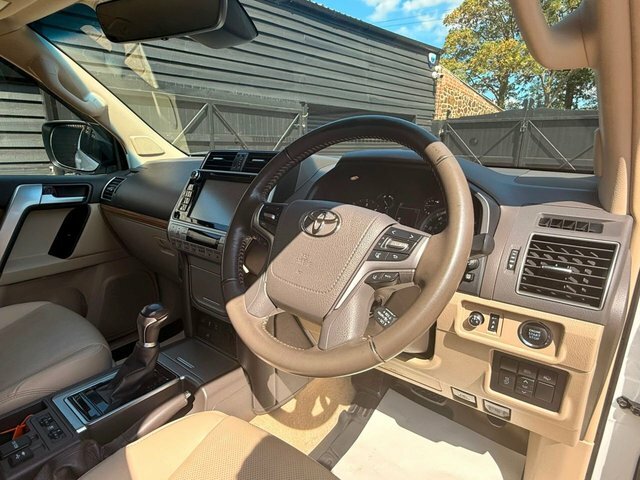 Toyota Land Cruiser Active D-4d Red #11