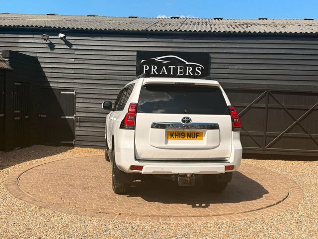 Toyota Land Cruiser D-4d Invincible Suv White #3