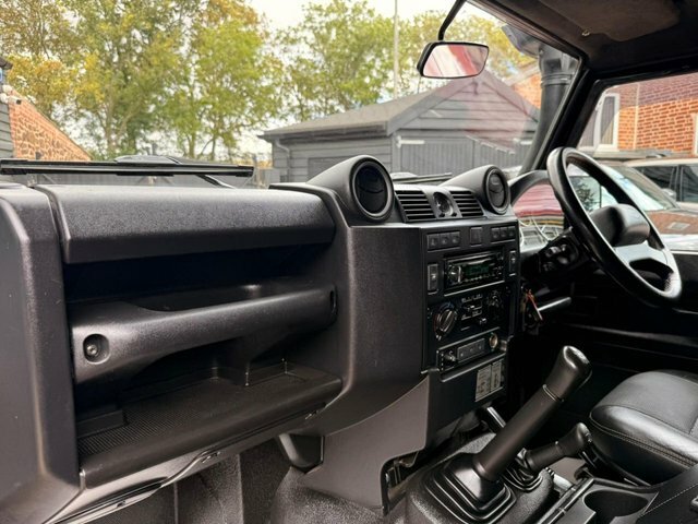 Land Rover Defender 110 Tdci Xs Station Wagon Black #4