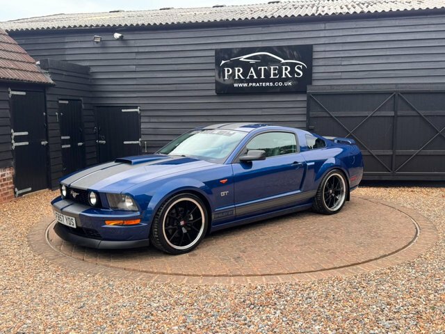 Ford Mustang  Black #17