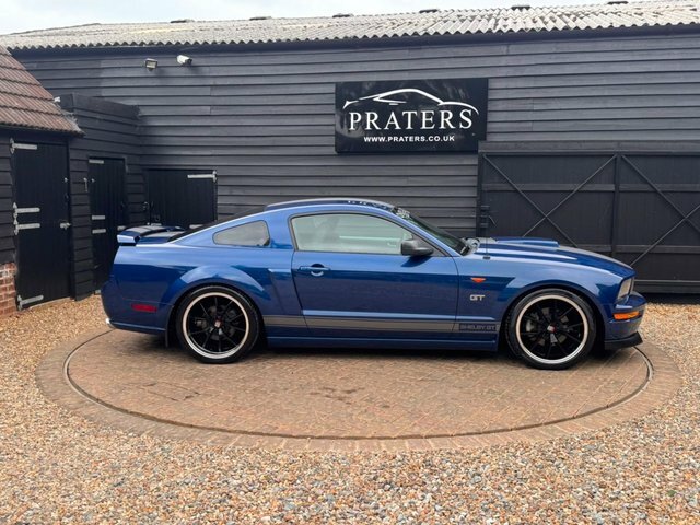 Ford Mustang  Black #19