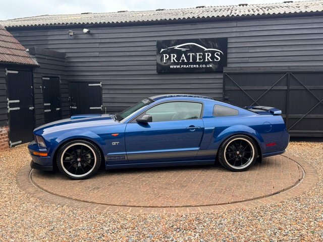 Ford Mustang  Black #22