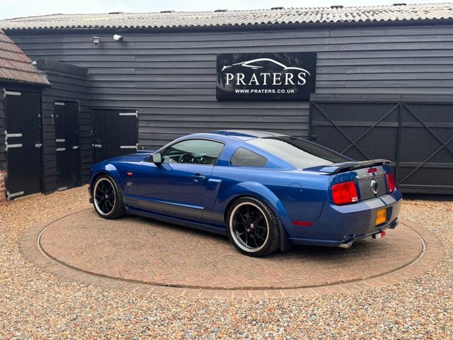Ford Mustang  Black #16