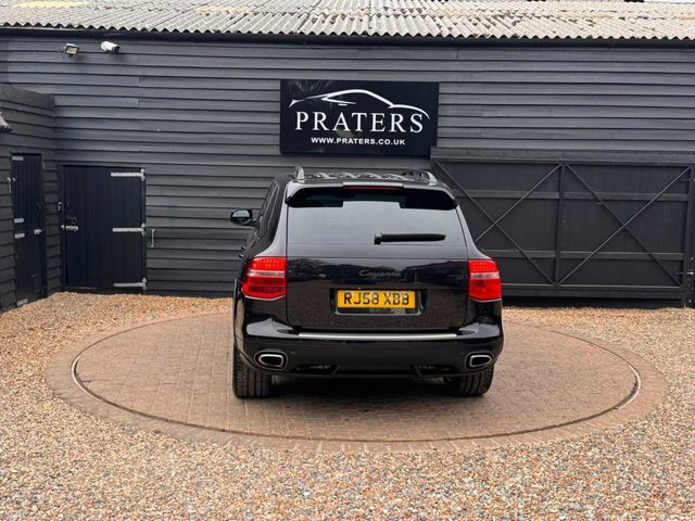 Porsche Cayenne V6 Suv Black #3