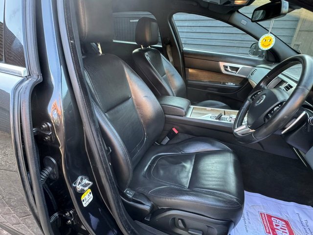 Jaguar XF D Premium Grey #9