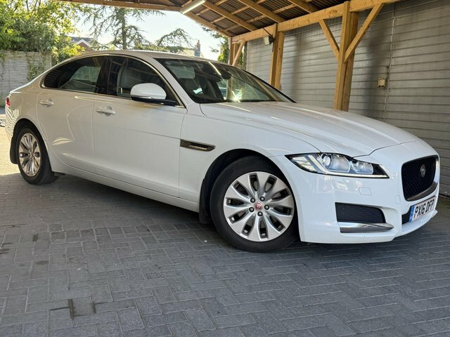 Jaguar XF D Portfolio White