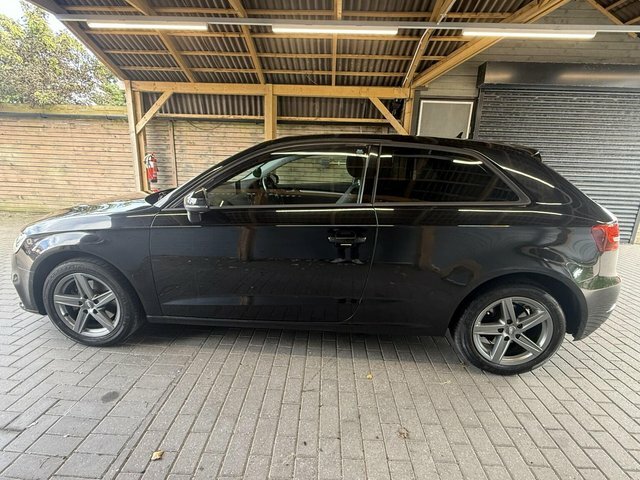 Audi A3 Tfsi Cod Se BW66AKU Black #4