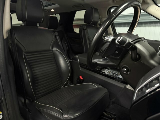Land Rover Discovery 3L Td6 Hse Luxury Blue #16
