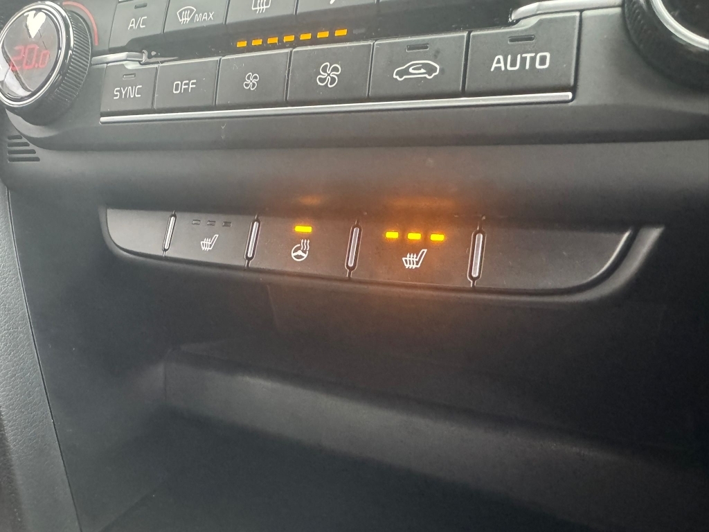 Kia Xceed Hatchback White #16
