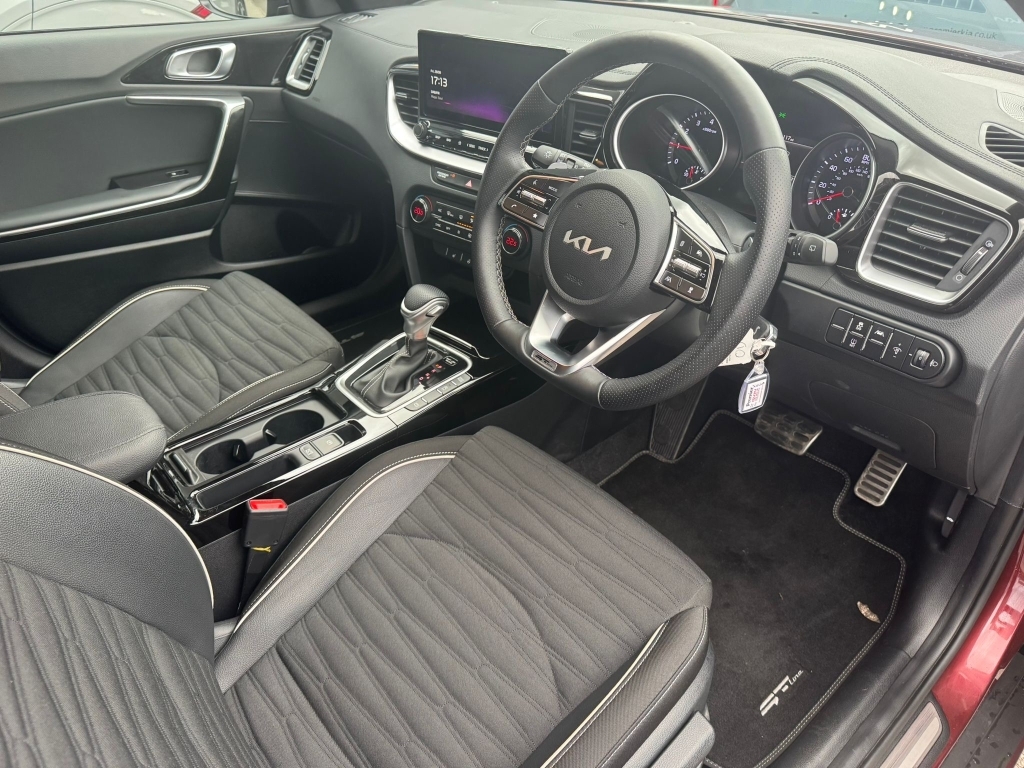 Kia Xceed Hatchback White #9