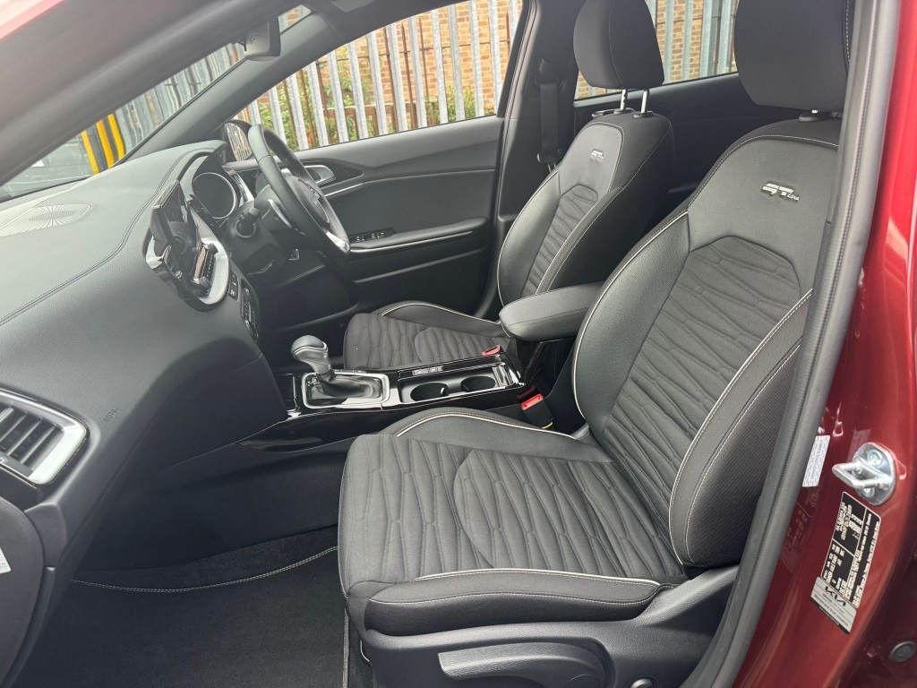 Kia Xceed Hatchback White #22