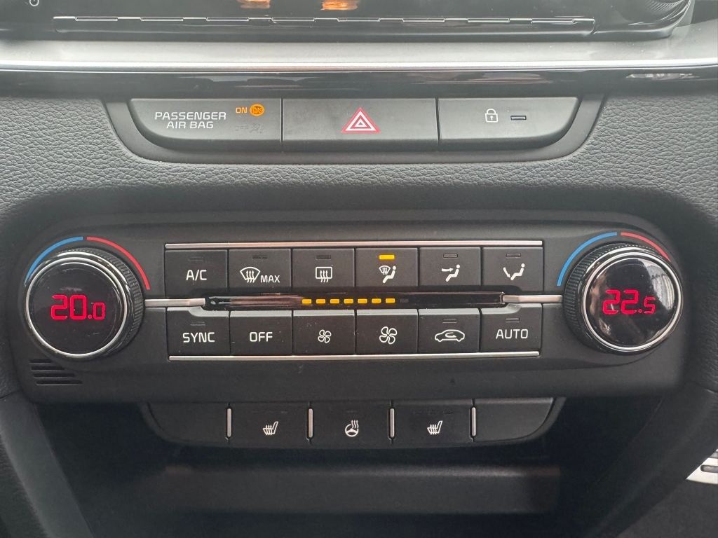 Kia Xceed Hatchback White #15