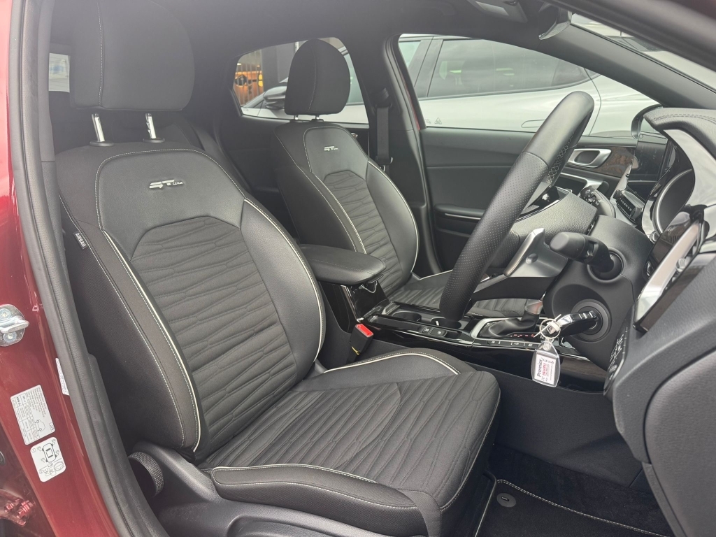 Kia Xceed Hatchback White #23