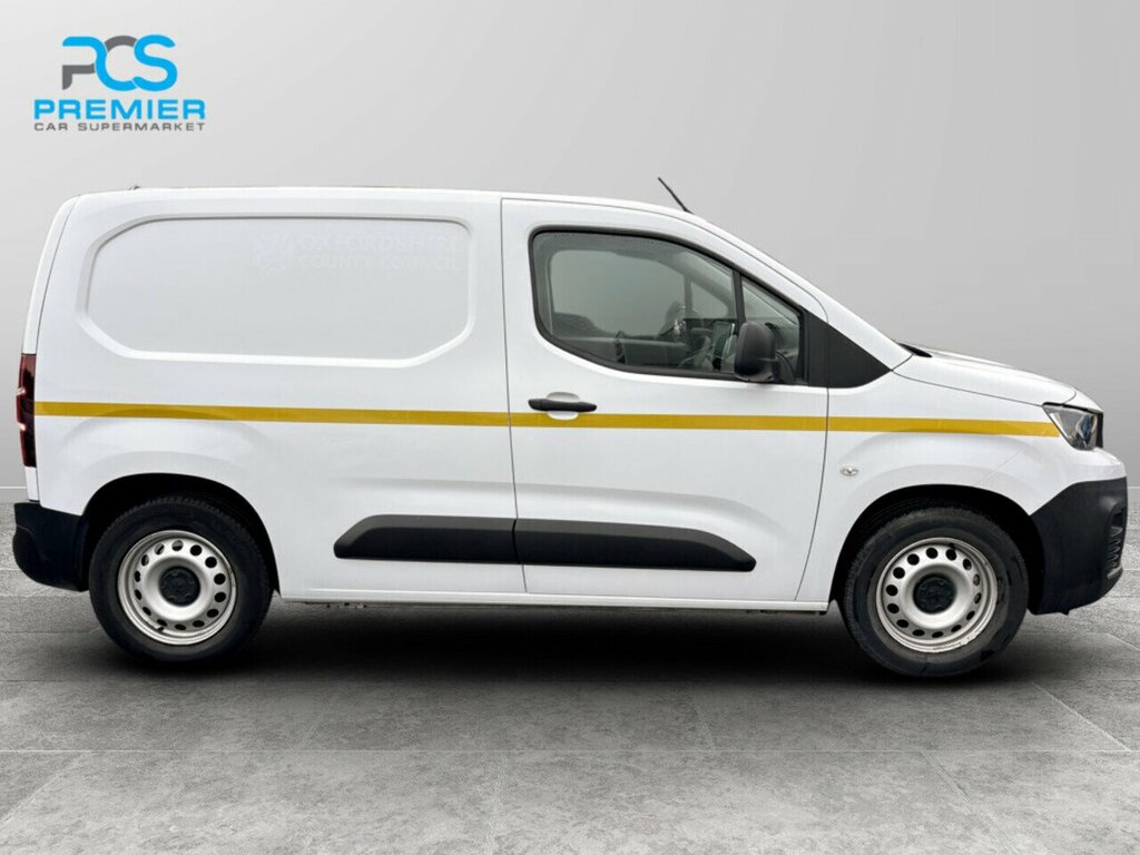 Peugeot E-Partner 800 Professional Premium White #4