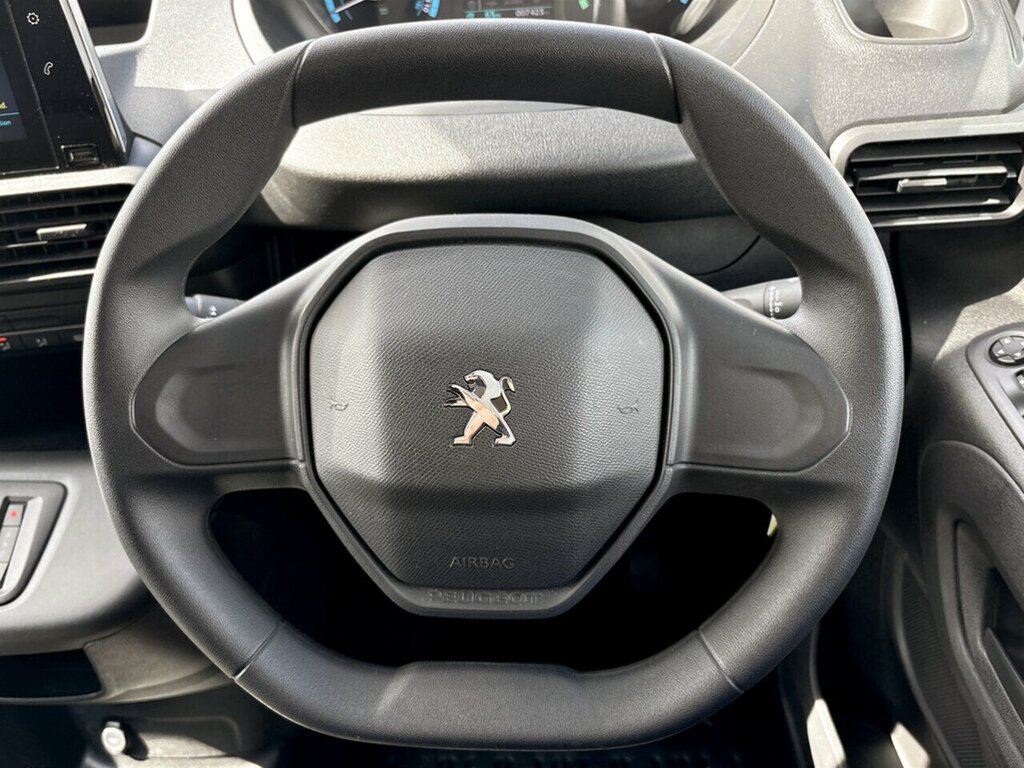 Peugeot E-Partner Combi White #28