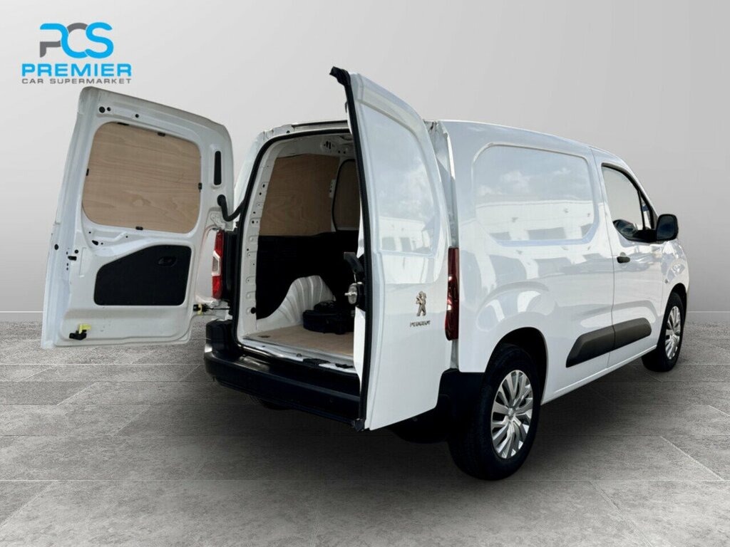 Peugeot E-Partner Combi White #20