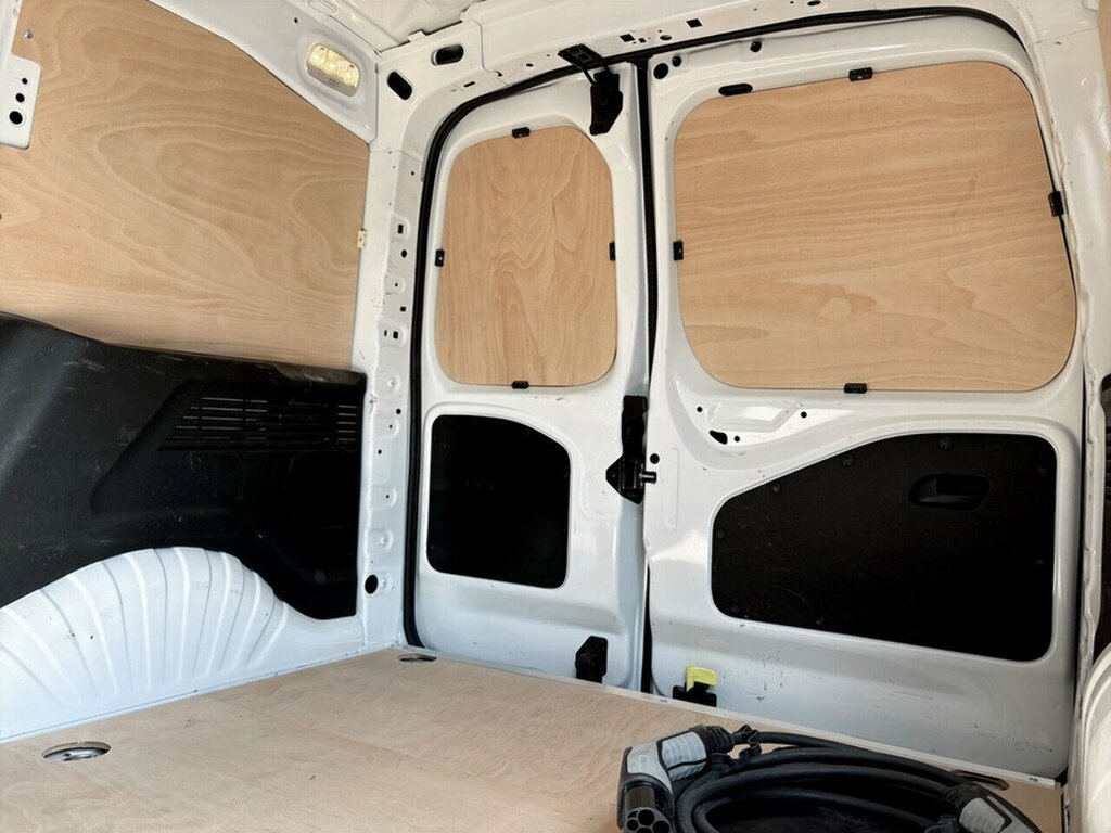Peugeot E-Partner Combi White #16
