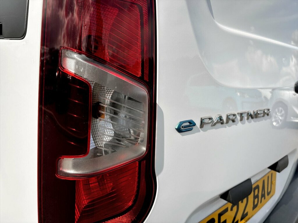 Peugeot E-Partner Combi White #25
