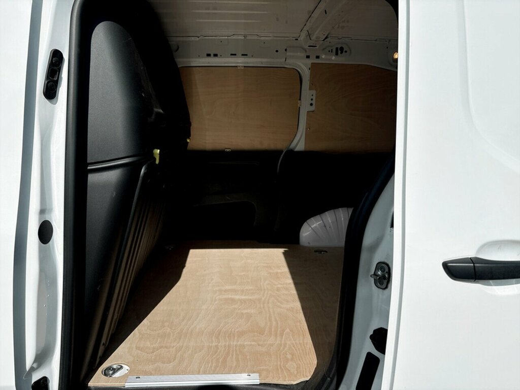 Peugeot E-Partner Combi White #14