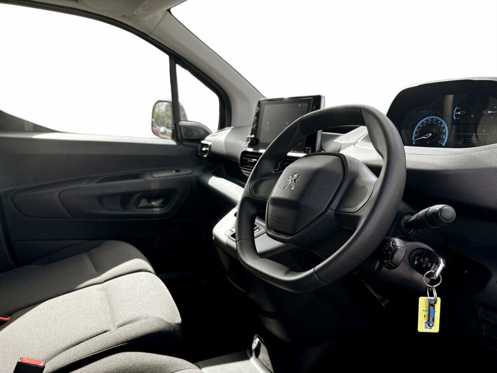 Peugeot E-Partner Combi White #27