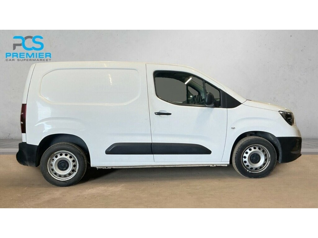 Vauxhall Combo Turbo D 2300 Dynamic White #2