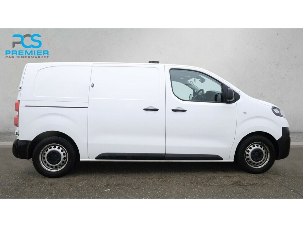 Vauxhall Vivaro 3100 Dynamic White #2
