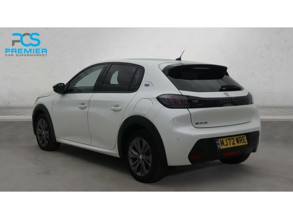 Peugeot e-208 Allure Premium White #4