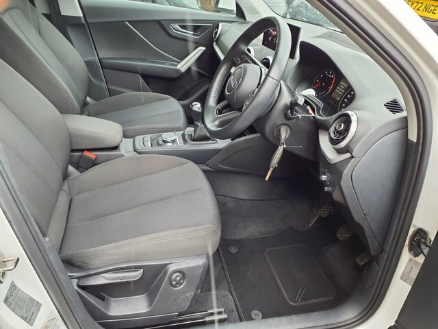 Audi Q2 Technik White #9