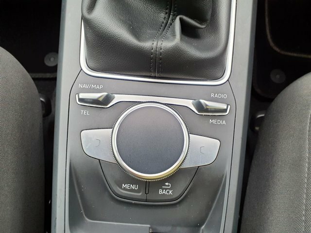 Audi Q2 Technik White #16