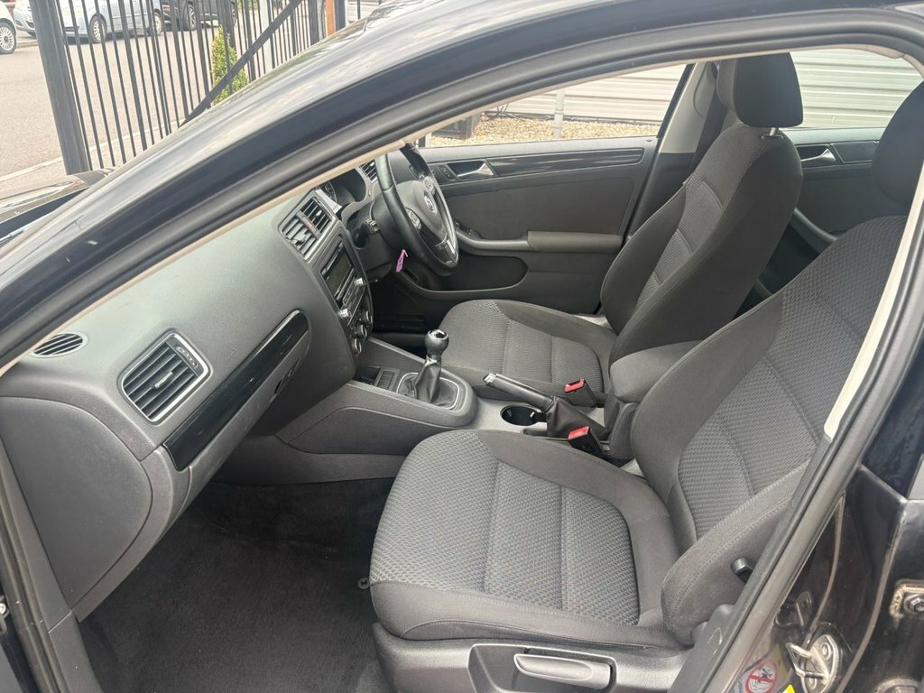 Volkswagen Jetta Black #15