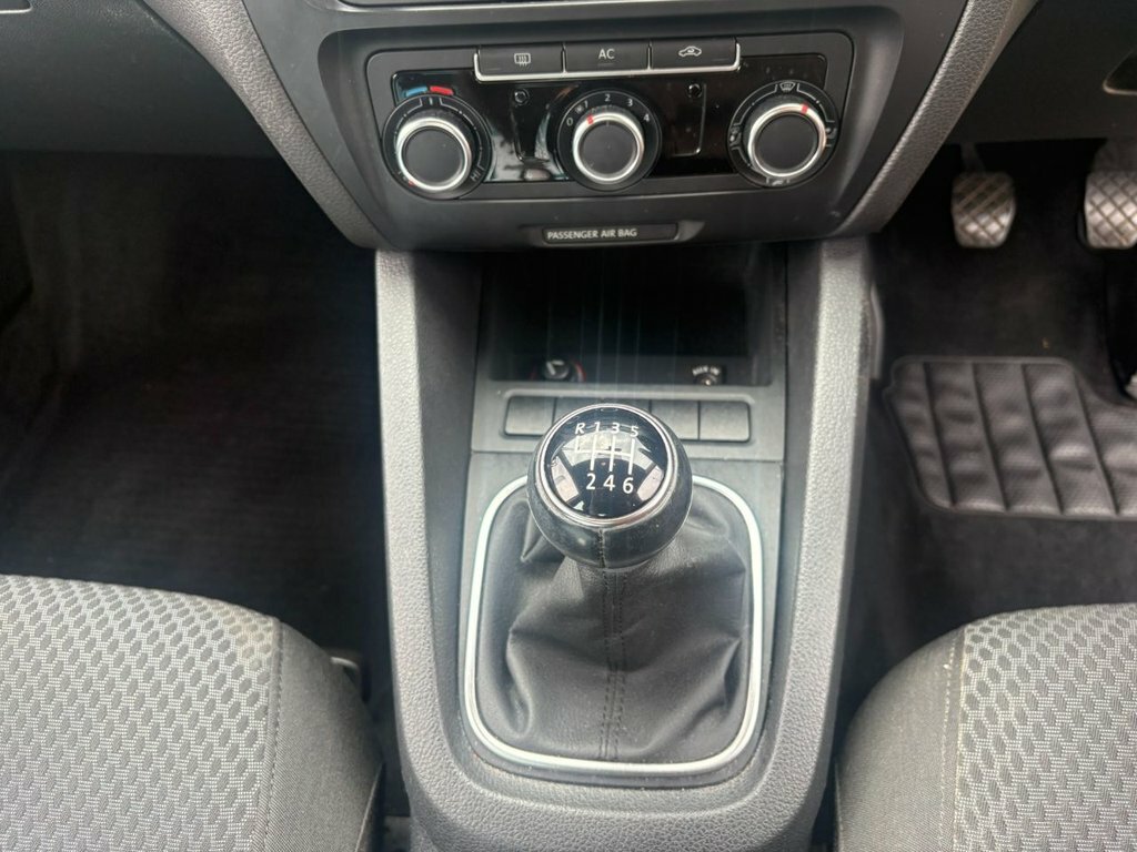 Volkswagen Jetta Black #13
