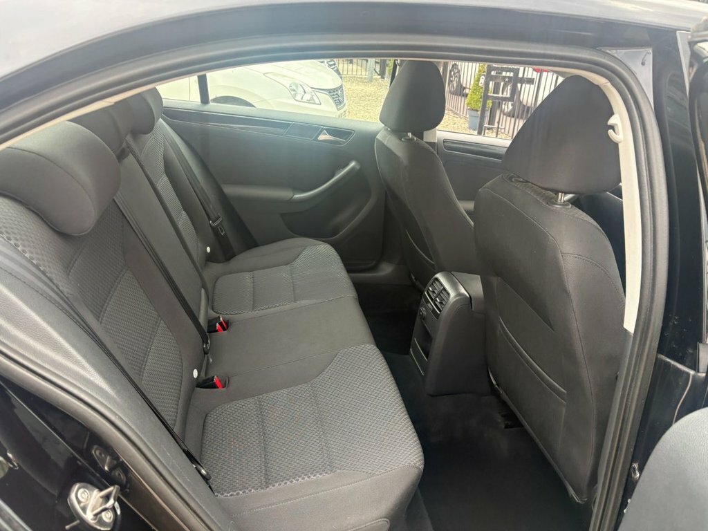 Volkswagen Jetta Black #17