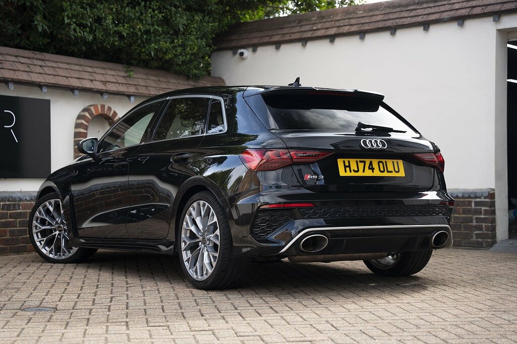 Audi RS3 Tfsi Black #4