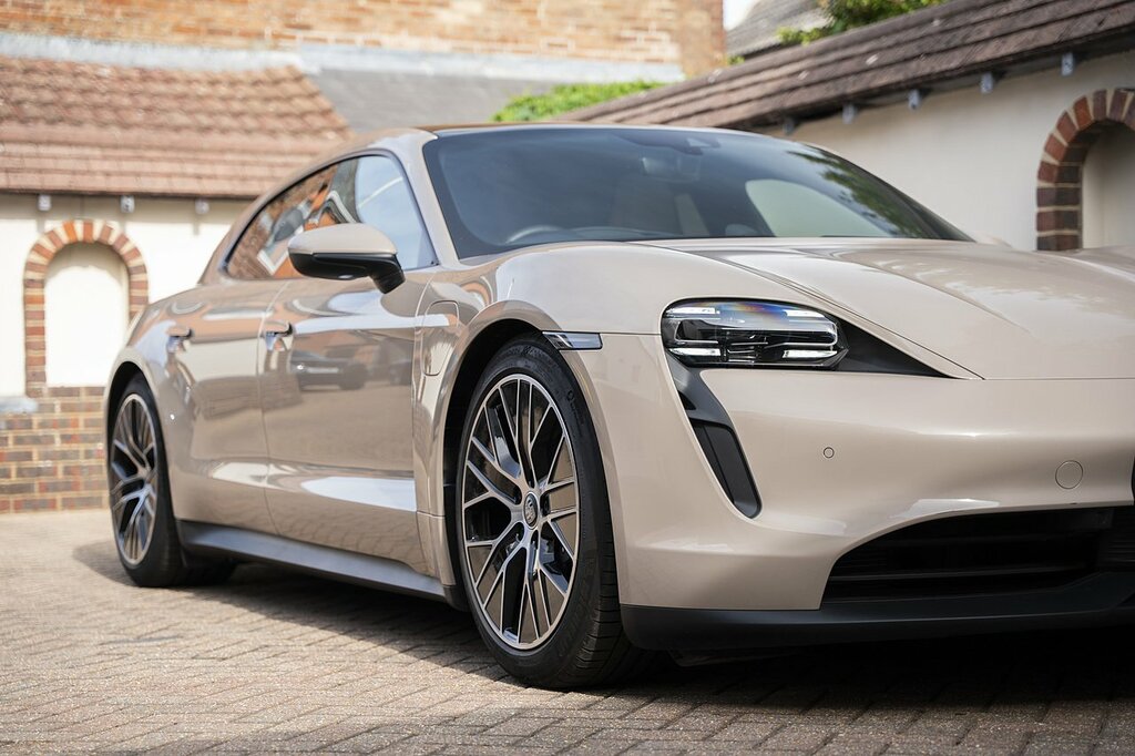 Porsche Taycan Performance Beige #6