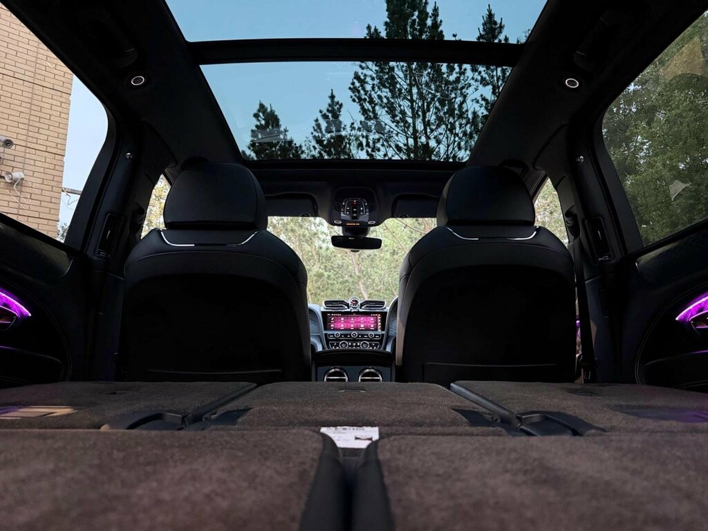 Bentley Bentayga V8 Black #73