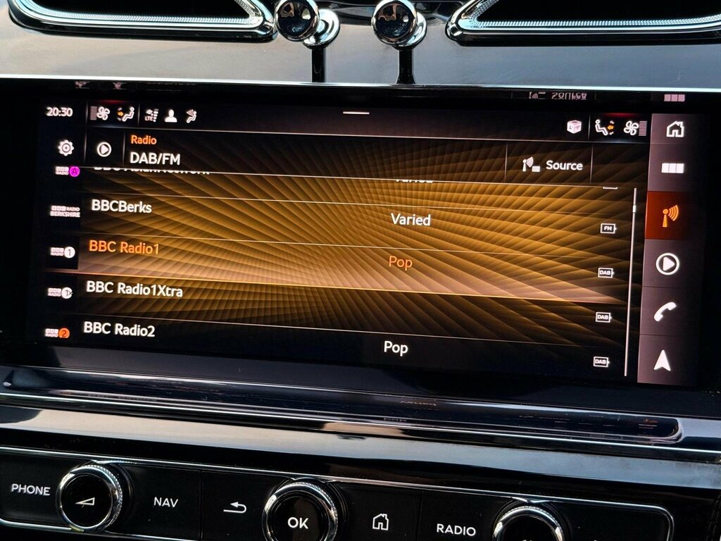 Bentley Bentayga V8 Black #79