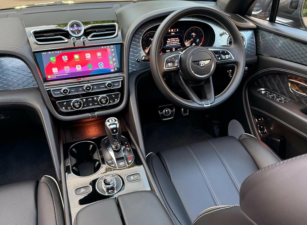 Bentley Bentayga V8 Black #27
